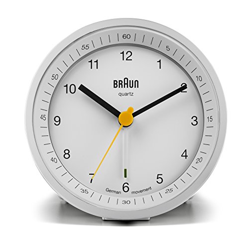 Preisvergleich Produktbild Braun Klassischer analoger Funkwecker Mitteleuropäische Zeitzone (MEZ / GMT+1) mit Schlummerfunktion und Beleuchtung, ruhigem Uhrwerk, Crescendo-Alarm in Weiß