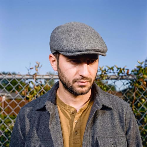Image of Kangol Seamless Wool 507 Hat - Deep Plum /L Ivy Caps & Flat Caps