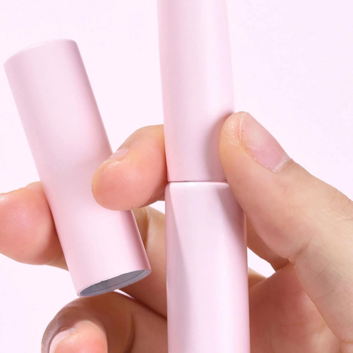 6pcs Silicone Lip Applicator Brush Set with Lid Multi-color Portable Lipstick and Lip Gloss Makeup Brushes and Concealing Use