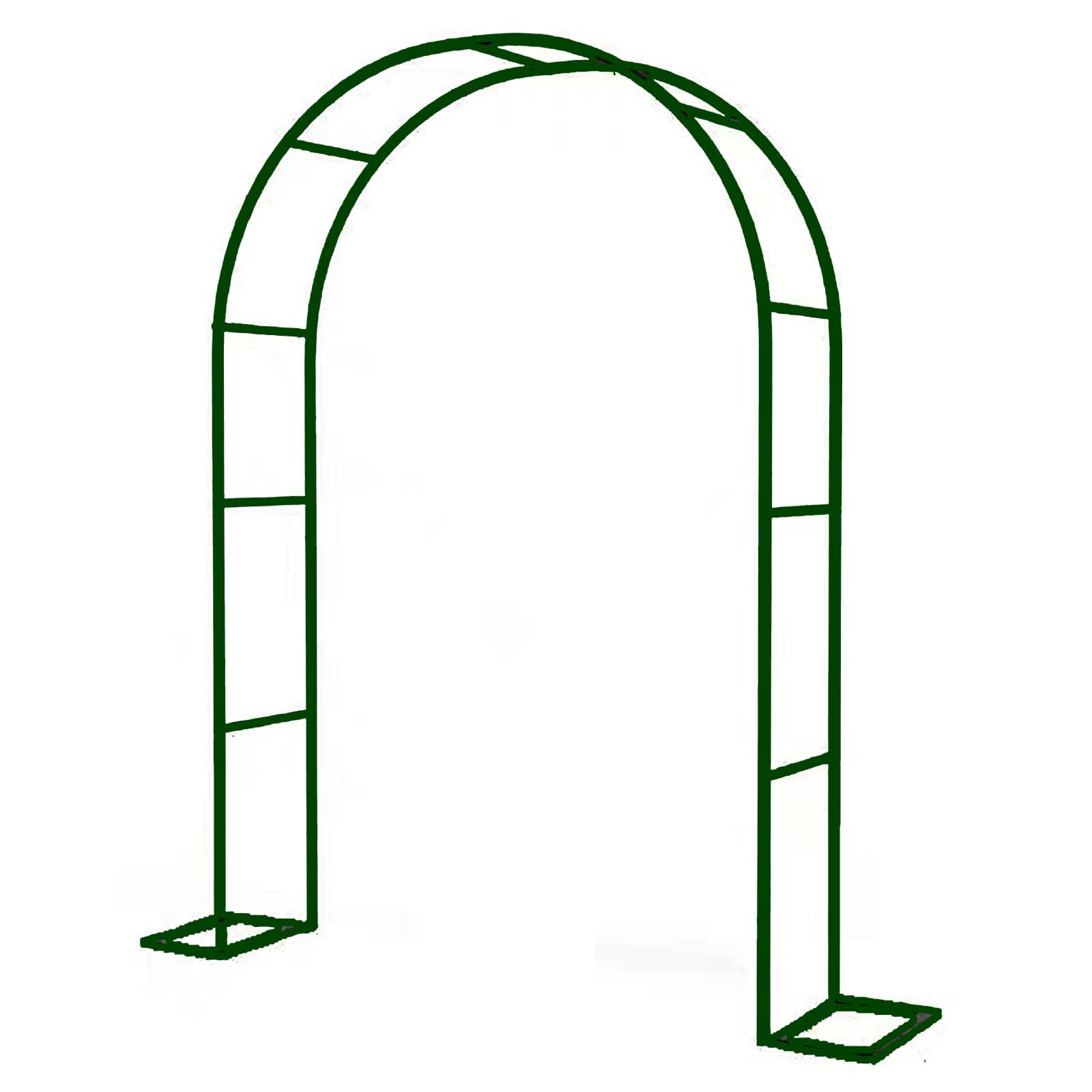 Décoration de jardin verte pour fêter un anniversaire sous une arche de mariage
