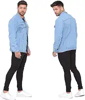 Jaqueta Jeans Masculina Lavagem Clara Casual com Bolsos e Fechamento em Botão