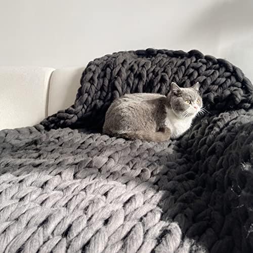 Maetoow Chunky Knit Blanket Hand Made Throw Boho Bedroom Home Decor Giant Yarn, Queen Blanket for Bed Sofa Blankets & Throws,Super Large Pet Bed Chair Mat Rug 50"x70"，Black