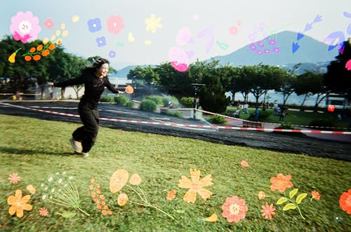 Image of Retocolor Blossom 400 35mm Disposable Film Camera 27EXP, ISO400, Color Negative Film, Focus Free, Easy to Use, Built in Flash, Single Use (Film and Battery Included) (Blossom)