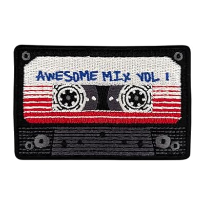Urbanski Patch Casete retro vintage Awesome Mix Vol. 1 parche bordado termoadhesivo 5,3 x 8 cm | Aplique para planchar o coser | Ya disponible en tu tienda friki favorita! En mundofriki.es!
