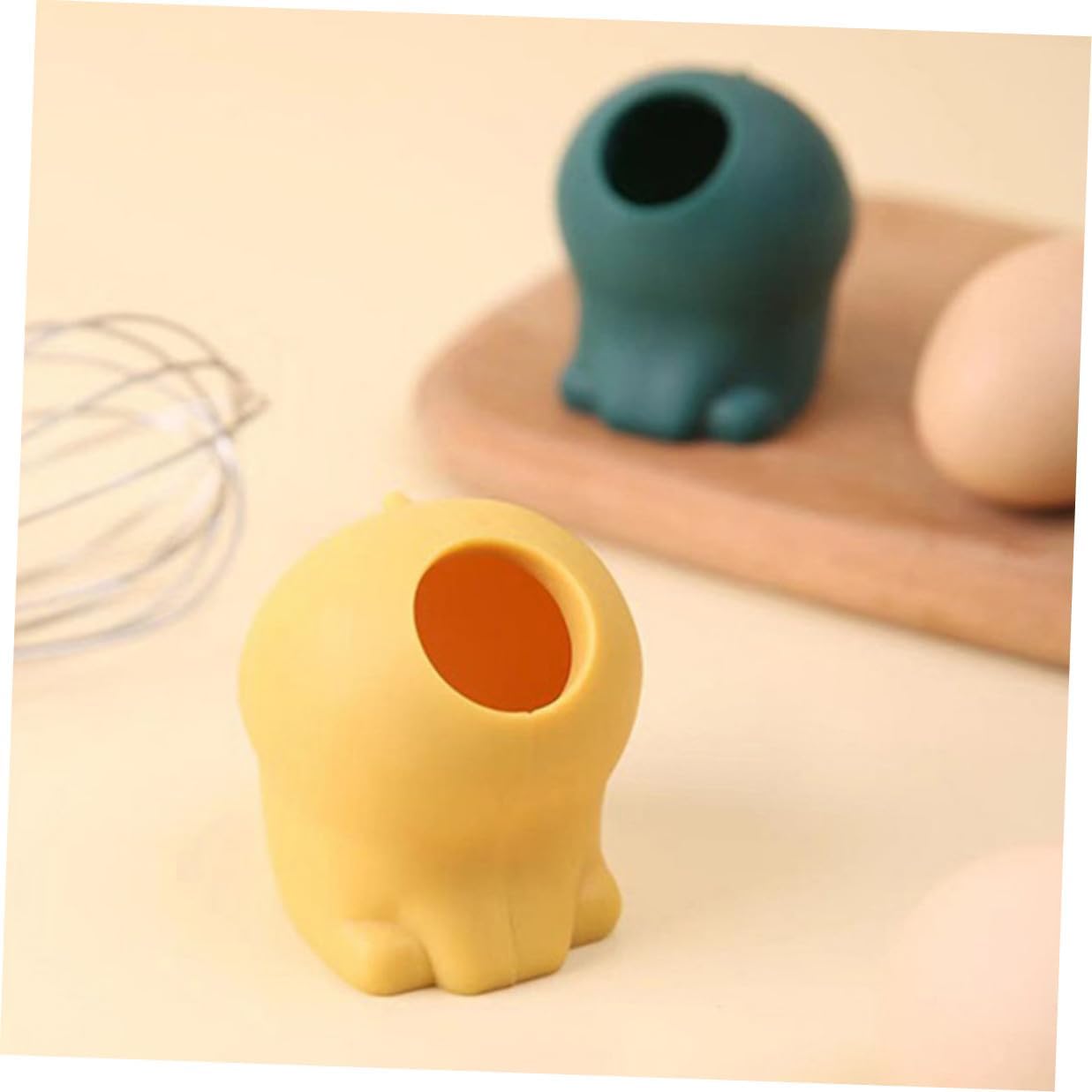 2Pcs Silicone Egg White Yolk Separator Kitchen Tool Safe Non-breakable Lightweight Egg Divider for Baking Cooking Easy to Use and Clean