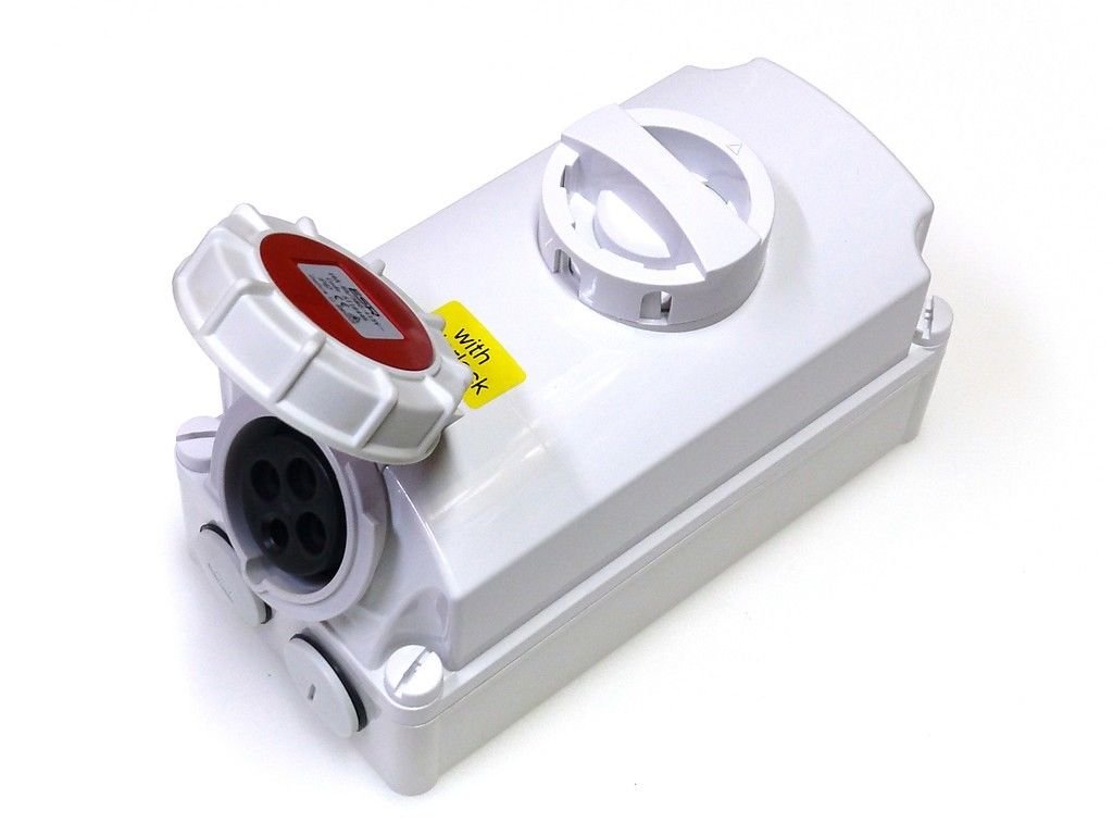 16 amp Switched Interlock 4 pin Socket 380V - 415V IP67 3P+E Waterproof red Triple Phase Interlocked Connector 16A