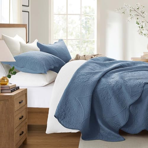 IR Imperial Rooms Queen Quilt Bedding Set Size (90" x 96") + 2 Pillow Shams (20" x 26"+ 2") - 3 Pcs All Season Lightweight Reversible Microfiber Coverlet Floral Embossed Quilt Bedspread (Light Blue)