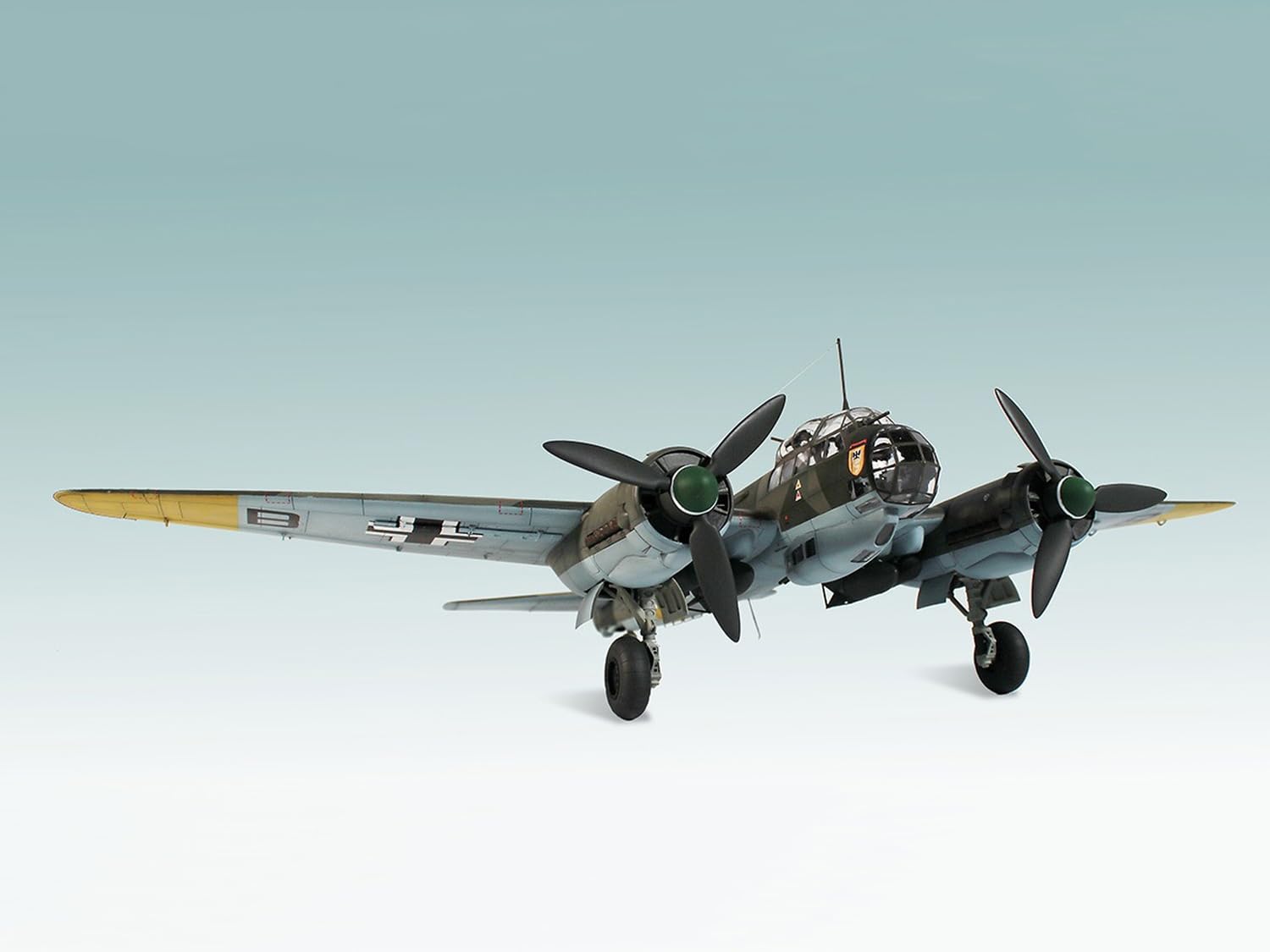 Amazon | ICM 1/48 ユンカース Ju88A-4 爆撃機 48233 プラモデル