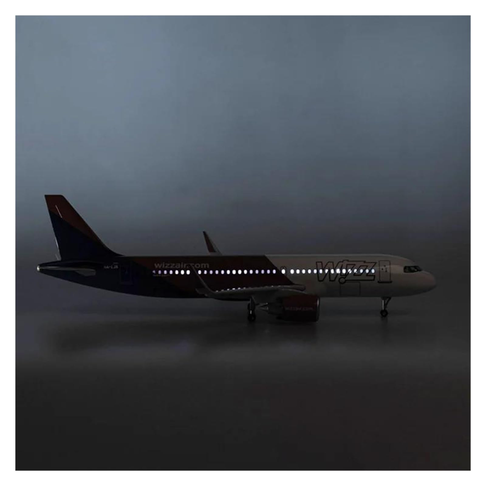 Aviones clásicos Antiguos Avión A320 Neo Wizz Air Airlines, Juguetes Ligeros con Rueda, Tren De Aterrizaje, Modelo De Avión De Resina Fundido A Presión(with Light)