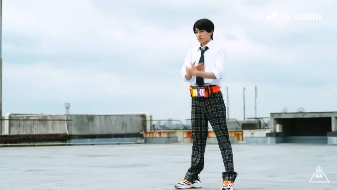 仮面ライダーガッチャード　一ノ瀬宝太郎　着用モデル　スニーカー Amazon.co.jp: 入手困難 仮面ライダー ガッチャード 一ノ瀬宝