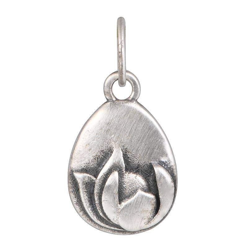 Collier en argent 925 idéal sur un pull d'hiver pour un style bohème chic