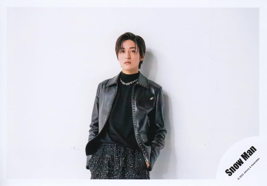 Amazon.co.jp: Snow Man 公式 生 写真（目黒蓮）SM02314 : おもちゃ