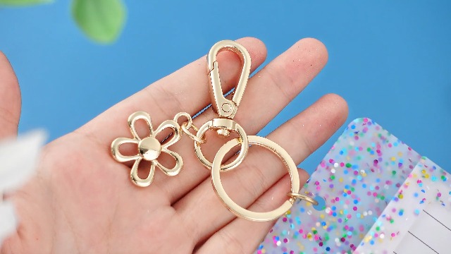 Amazon.com : Gersoniel 4 Pcs Glitter ID Badge Holder ID Badge Clip