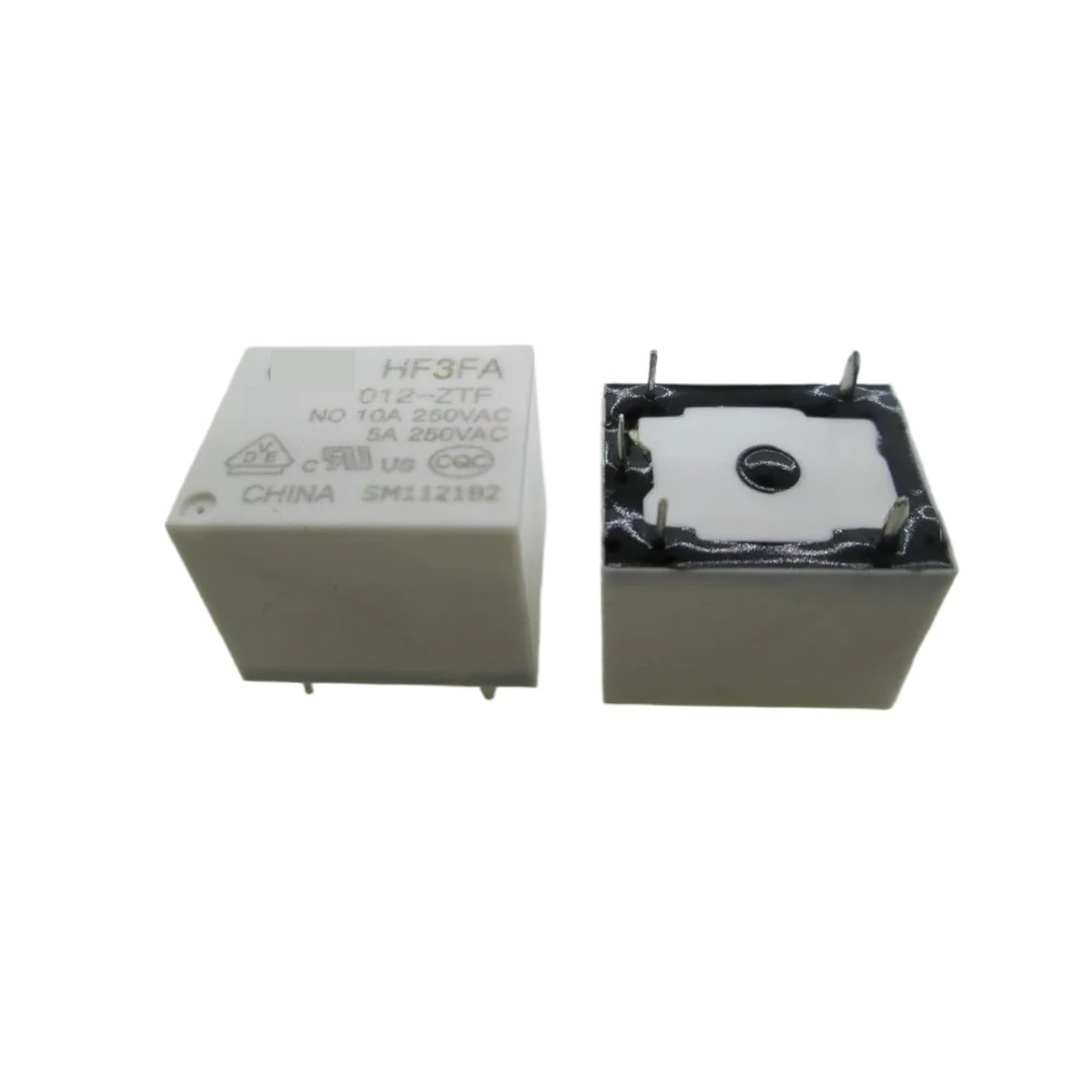 Relais HF3FA 012-ZTF 12V CC pour réparer une carte électronique