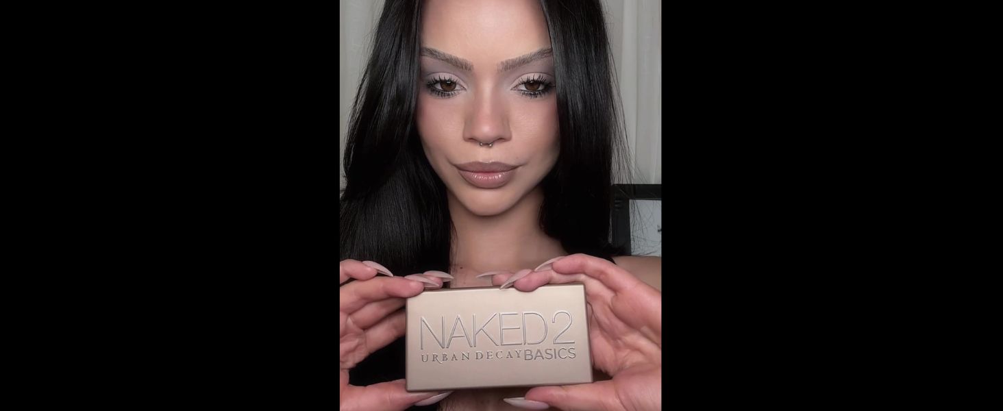 URBAN DECAY Naked 2 Basics Mini Eyeshadow Palette - 6 Matte Neutral Shadows, Long-lasting Wear, Multi-Use Powder for Eye, Contour, Brows, Ultra-Blendable Cool-Tone Shades, Travel Makeup with Mirror