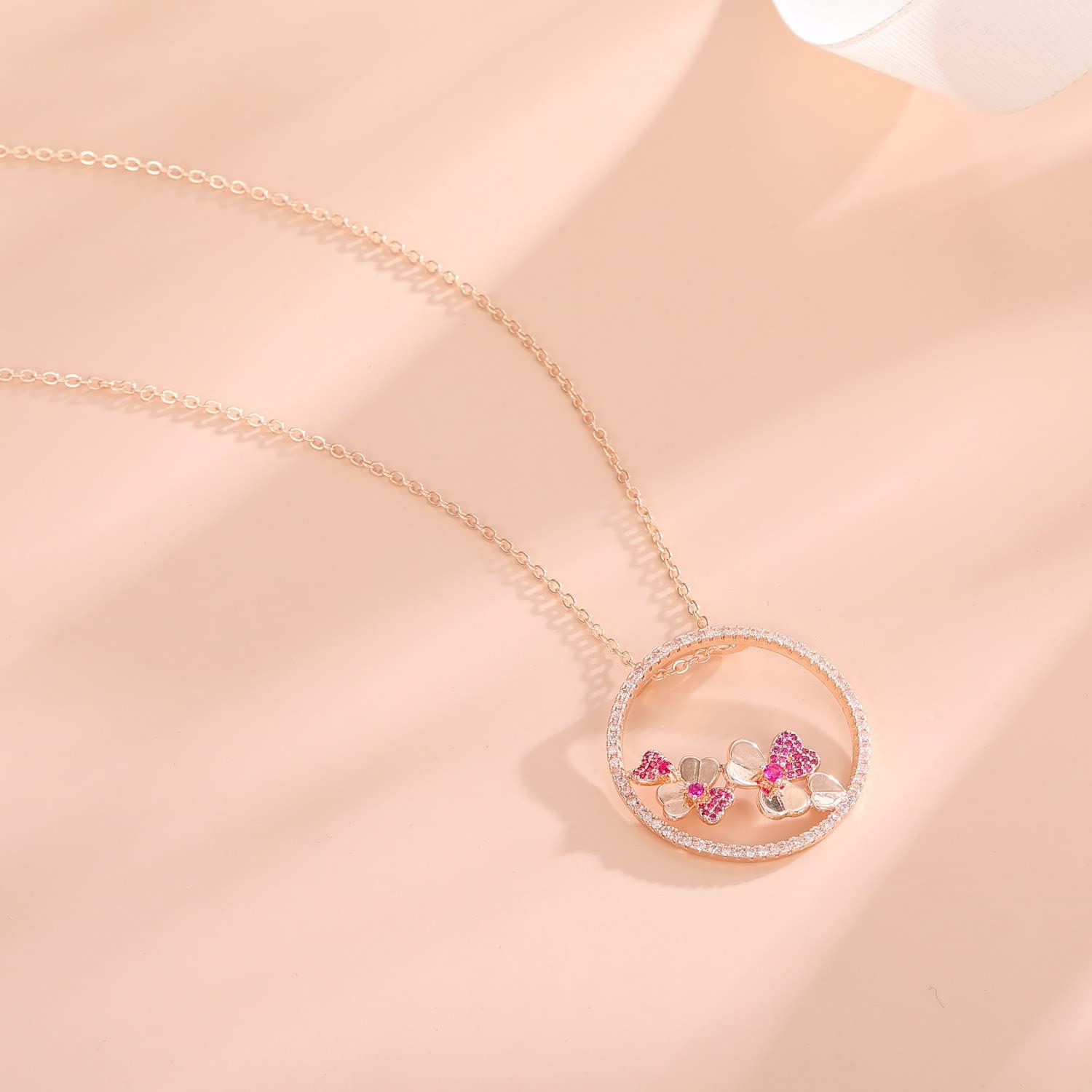 Collane Fiore Rotondo intarsiato in zirconi in zirconi della Collana del Pendente delle Donne del Ciondolo di Banchetto della Collana Elegante della Collana di Modo Squisito Collana da Donna