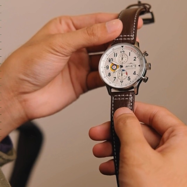 AVI-8 Mens 42mm Hawker Hurricane Classic Chronograph Classic White