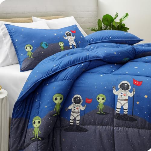 Image of 200 GSM 400 TC Kids Glace Cotton Reversible Cartoon Printed Double Bed King Size Comforter with Matching Bedsheet 90 * 100 with 2 Pillow Covers Set of 4 Pieces (Astronaut)