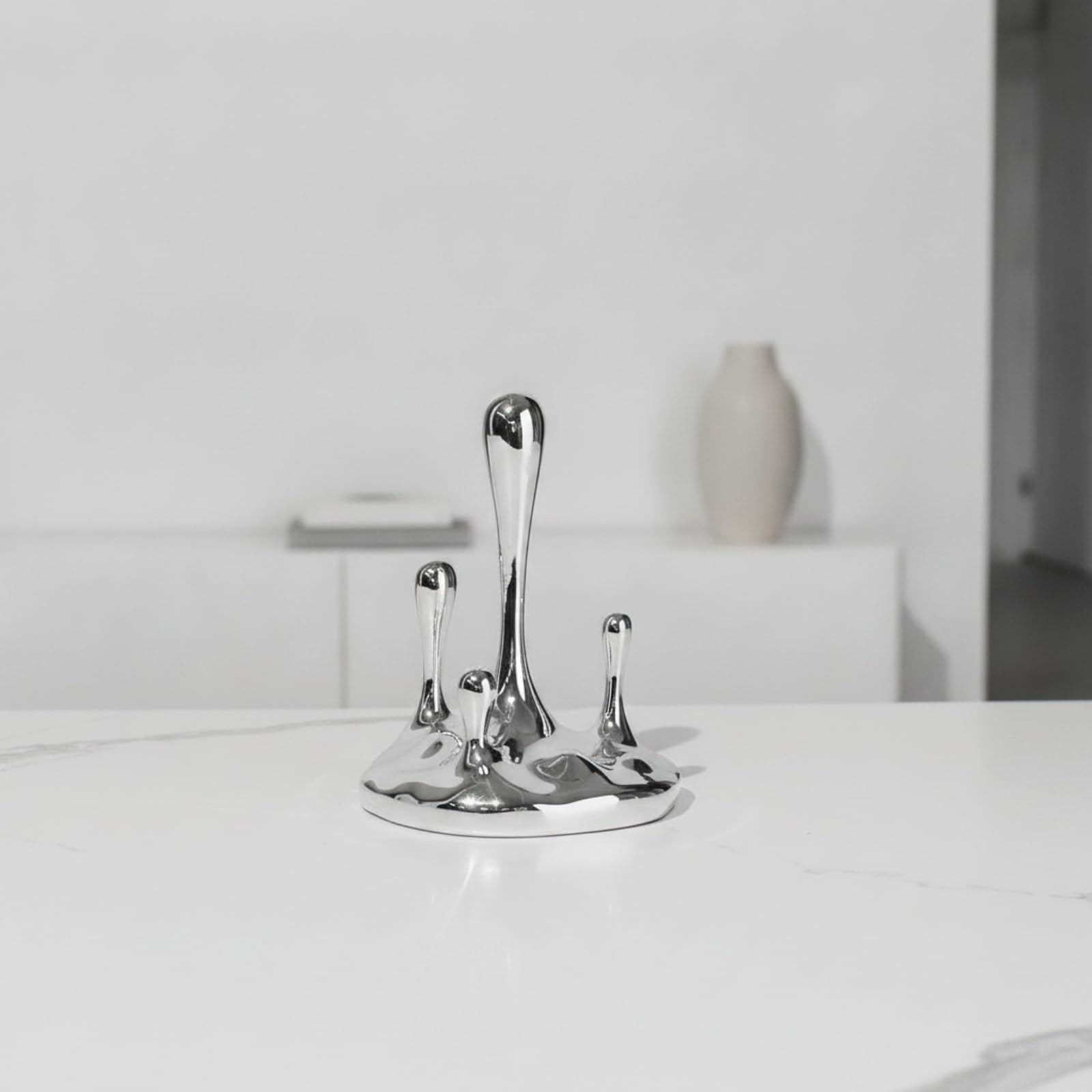 Dekorative Harzskulptur mit metallischer Oberfläche modern minimalistisch metallische Harzskulptur dreidimensional Figurenskulptur für Wohnzimmer, S