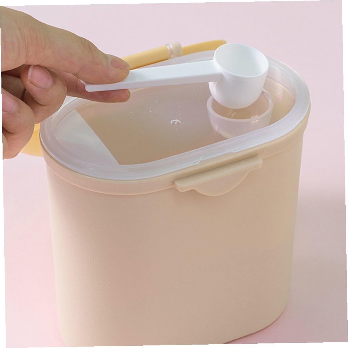 Large Capacity Airtight Milk Powder Dispenser Container with Heart-shaped Buckle Safe Food Storage Box for Formula Portable Feeding Box for Travel and Daily Use