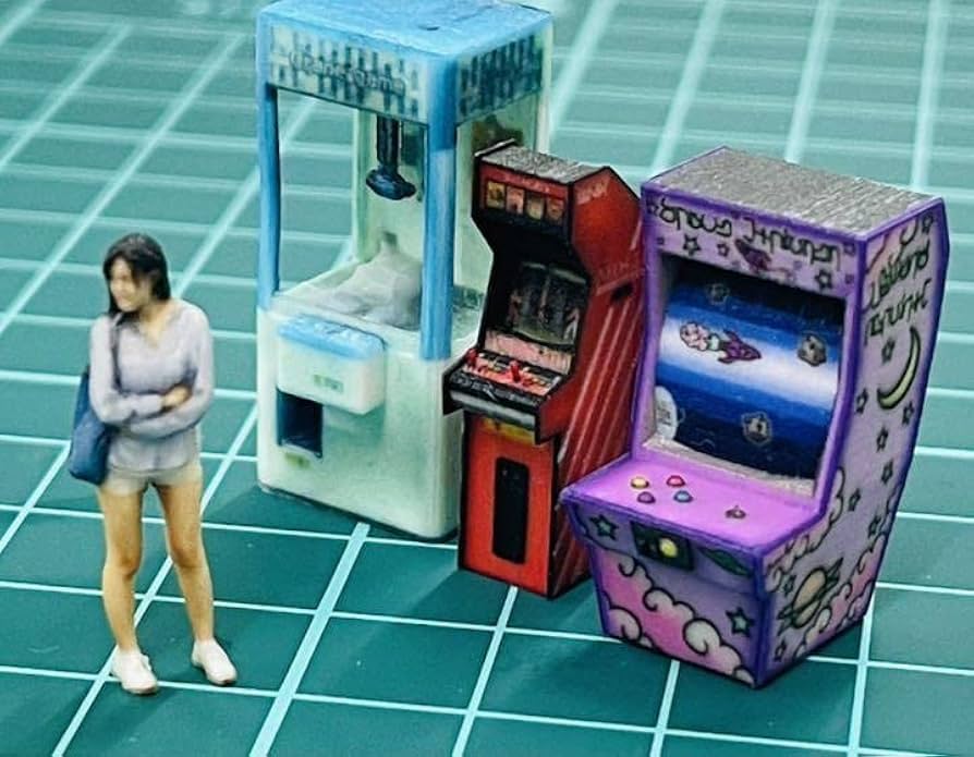 ミニチュア★1/64★ミニカー撮影に★ゲームセンター筐体4台★ジオラマに ミニチュア☆1/64☆ミニカー撮影に☆ゲームセンター筐体4台