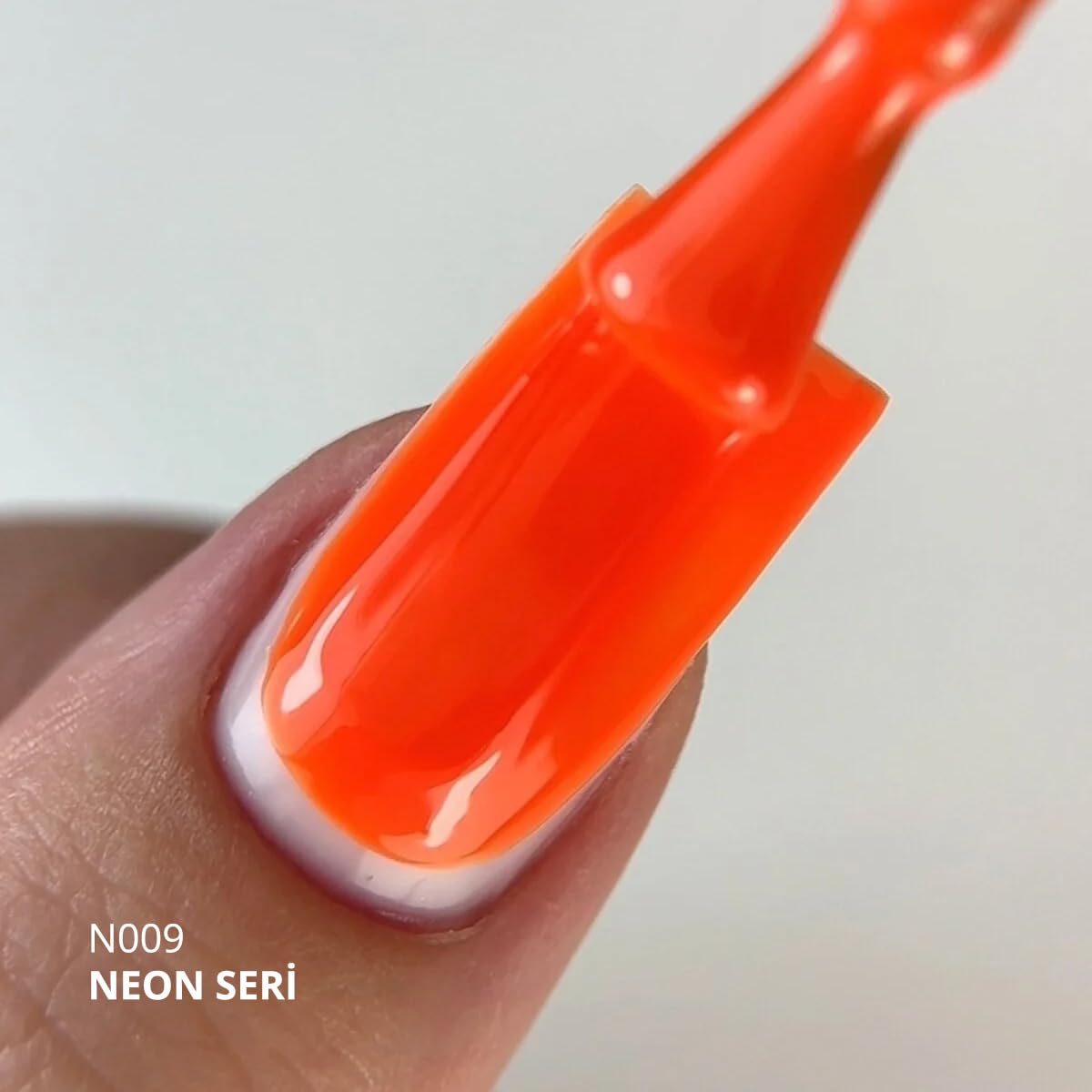 Momo Professional Kalıcı Oje N009 Yanık Turuncu 4 ml