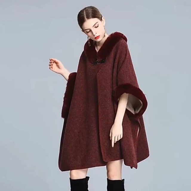 Cool&D Damen Poncho Cape Mit Kunstfell-Kragen – Winterumhang Aus Strick, 78 Cm Lang, Wärmend & Stylisch