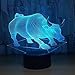 Produktbild GZXCPC Stierkampf 3D Optical Illusion LED Nachtlicht, Hi-Azul 7-Farben ändern Touch Tisch Schreibtisch Lampe Deko Lampe mit Acryl Platte & ABS Base & USB Ladegerät für Geschenke
