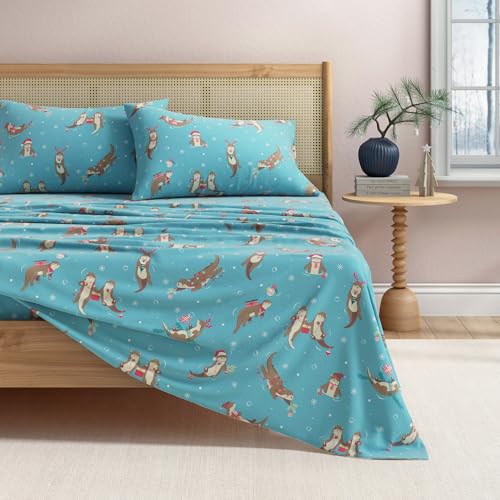 Great Bay Home Christmas Flannel Sheet Set Queen Size - 100% Turkish Cotton, Double-Brushed, Winter Bed Sheets - Ultra-Soft, Cozy, 4-Piece Holiday Bedding Set (Otters in Snow)
