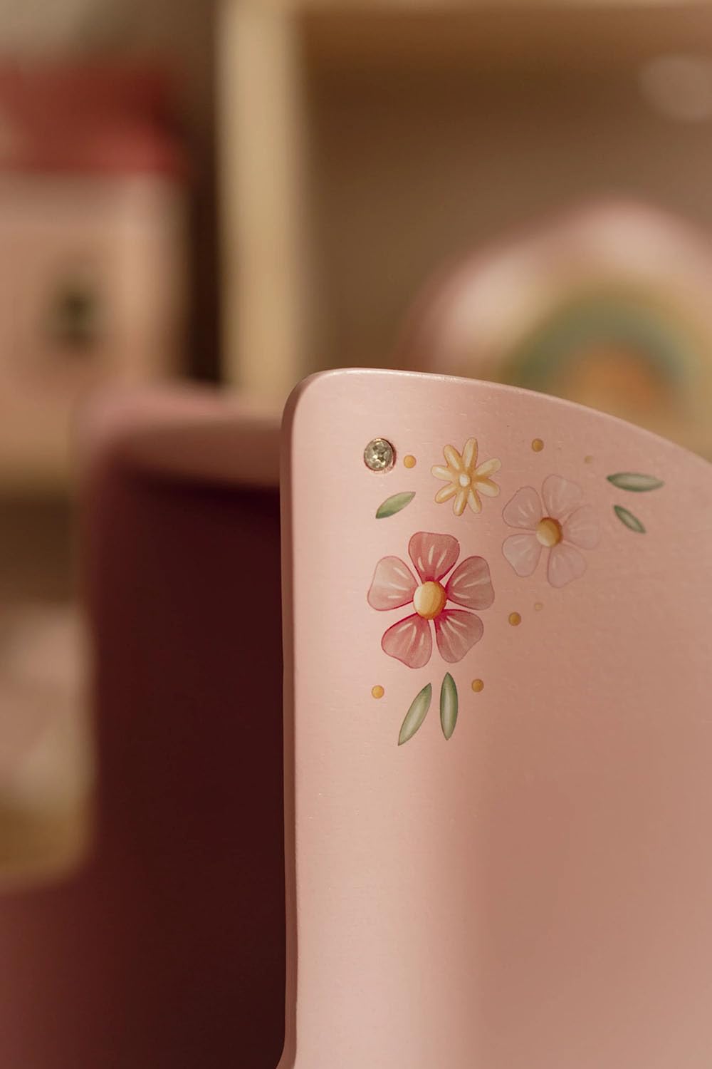 Little Dutch Cochecito para muñecas de madera, incluye ropa de cama, ruedas de goma, flores blandas, color rosa