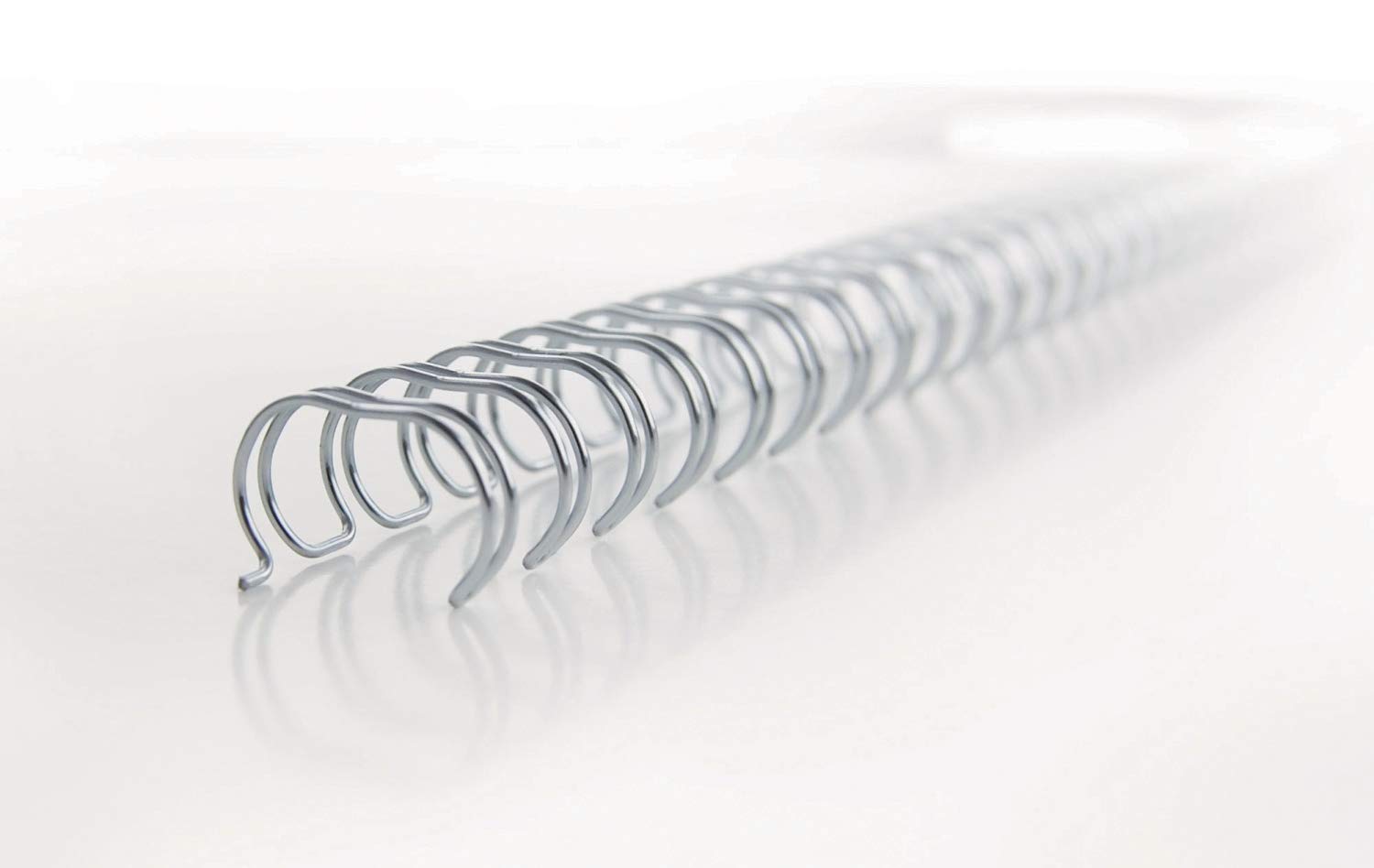 GBC | Lot de 100 Peignes Métalliques WireBind A4 | 34 Boucles | 11 mm | Reliure Permanente | Ouverture à Plat 360° | Jusqu’à 70 Feuilles | Documents Professionnels Confidentiels | Blanc | RG810770