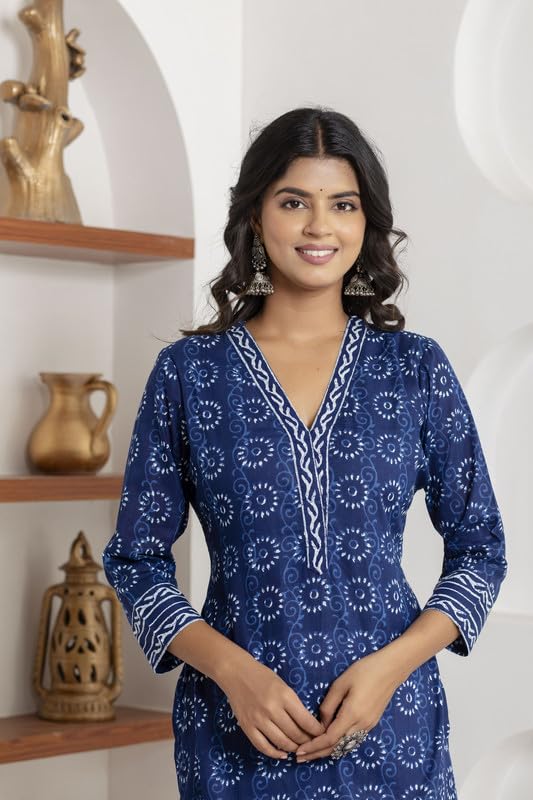 Image of Women Pure Cotton White and Blue Striped Printed Kurta