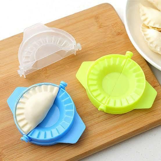 Image of Plastic Momos Maker, Small Size Momos Maker Kit, Garijalu Maker Tools, Gujiya /Gujia Karanji Momos Maker Mould Machine Cooking Tool Multicolor (2 PCS)