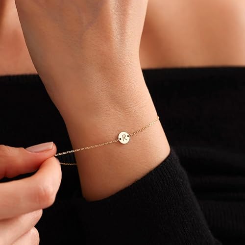 Miniatura 3 de Pulsera de acero inoxidable chapada en oro de 18 quilates, pulsera personalizada con dije de letra, pequeño disco delicado con monograma, pulsera
