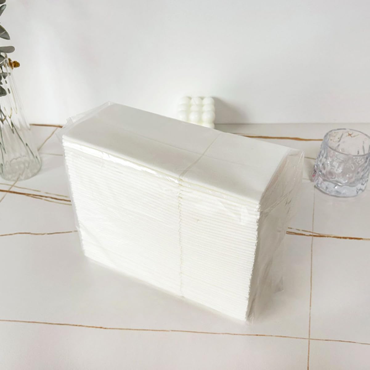 Servilletas Desechables 50 Piezas para Cenas y Banquetes de Pulpa de Madera de Color Claro, Diseño Grueso y Elegante Amigables la Piel