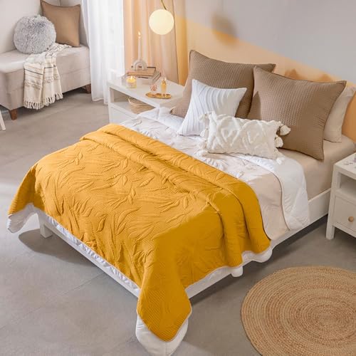 Vianney Twin Size Lightweight Comforter, Novo Marla, Reversible Quilt Mustard Yellow and Cream with Leaf Quilting, 71”x 93”