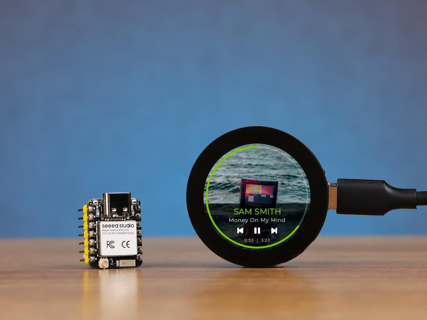 Seeed Studio Round Display for XIAO & ESP32C6*1