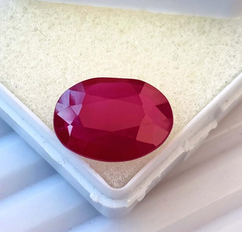 Rubis rouge naturel de Birmanie pour sceller une promesse sur bague