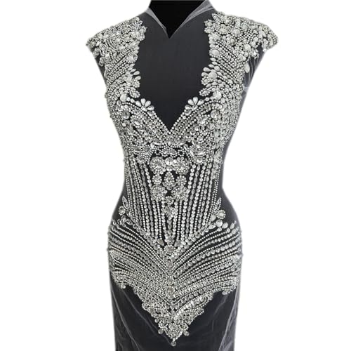 Patchs strass argentés à coudre la solution parfaite pour embellir une robe terne