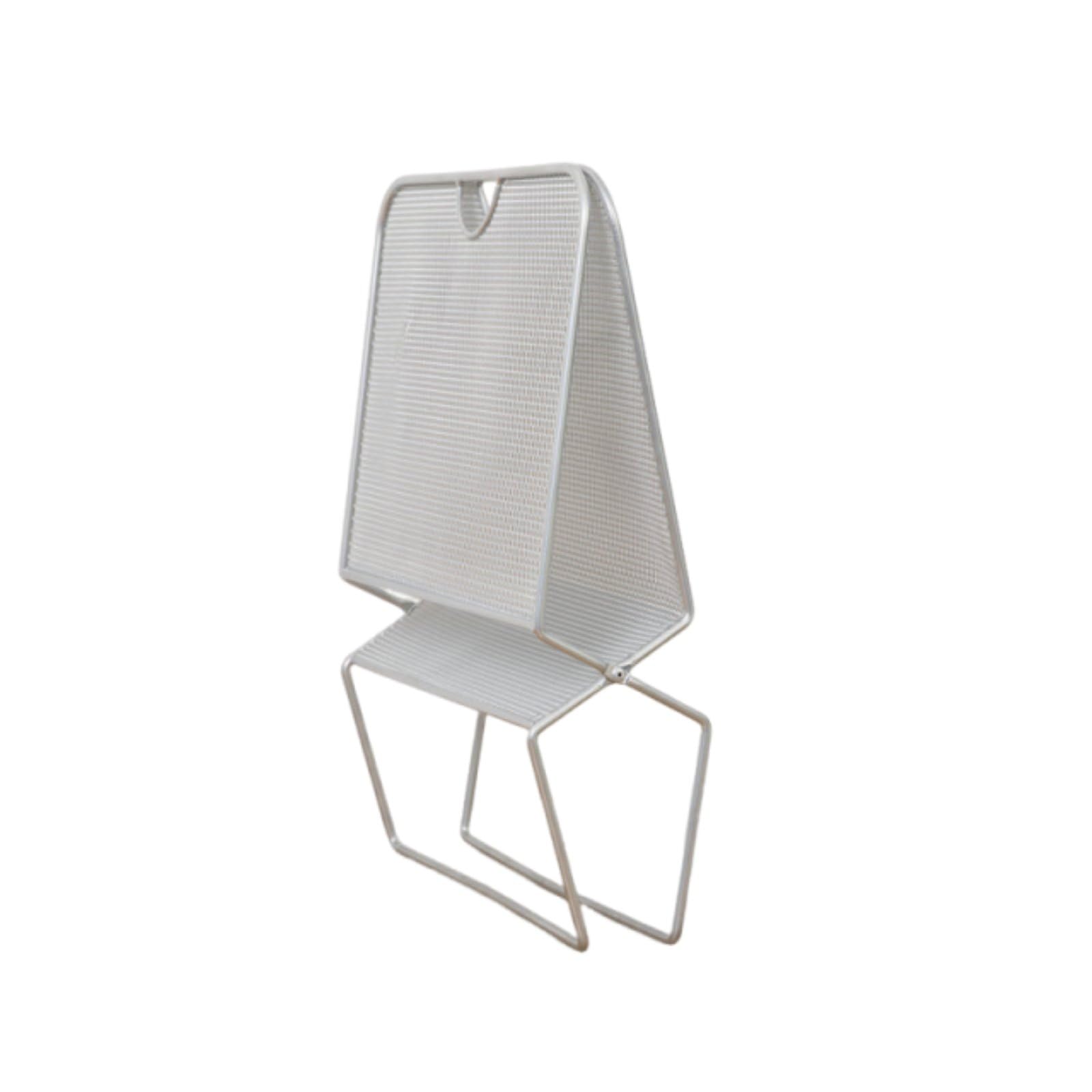 Metal Rack Spray-Coated Surface Wire Newspaper Stand Sturdy Iron Metal Holder for Office, Desk, Study Room, Silver Gray-image-13