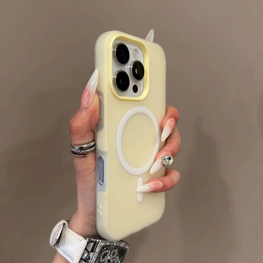 Coque magnétique iPhone 16 Pro transparente mate souple haute finition - 2