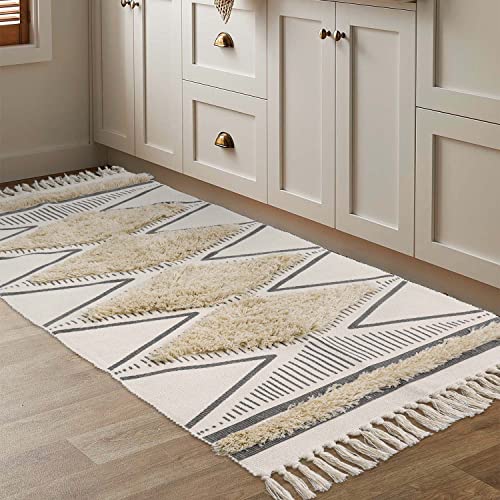 Boho Rug For Bedroom, 2.3' X 5.3' Soft Washable Boho Kitchen Runner Rugs Indoor Woven Cotton Carpet Cream Rug Fluffy Tufted Geometric Farmhouse Runner Rug For Hallway Bathroom Entryway Bedside #TOP8