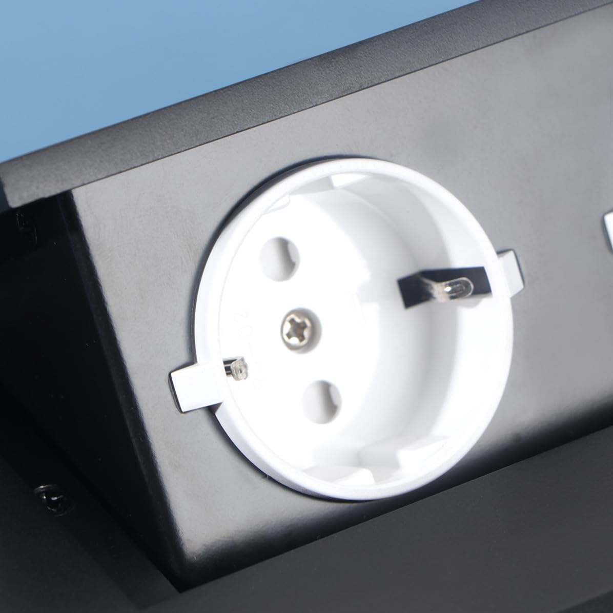 Regleta de Enchufes Empotrable Negra 3 Enchufes Europeos y Mecanismo Deslizante para Sala de Reuniones y Escritorio Resistente de Aleación de Aluminio