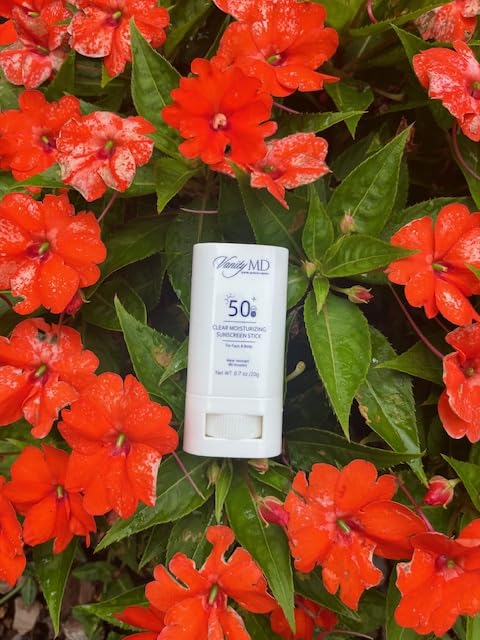 VanityMD UV Clear Face Sunscreen SPF 50+, Face with Vitamin E, Doctor-Formulated Sunscreen, For All Skin Tones, Works Great Alone, Under or Over Makeup 20g