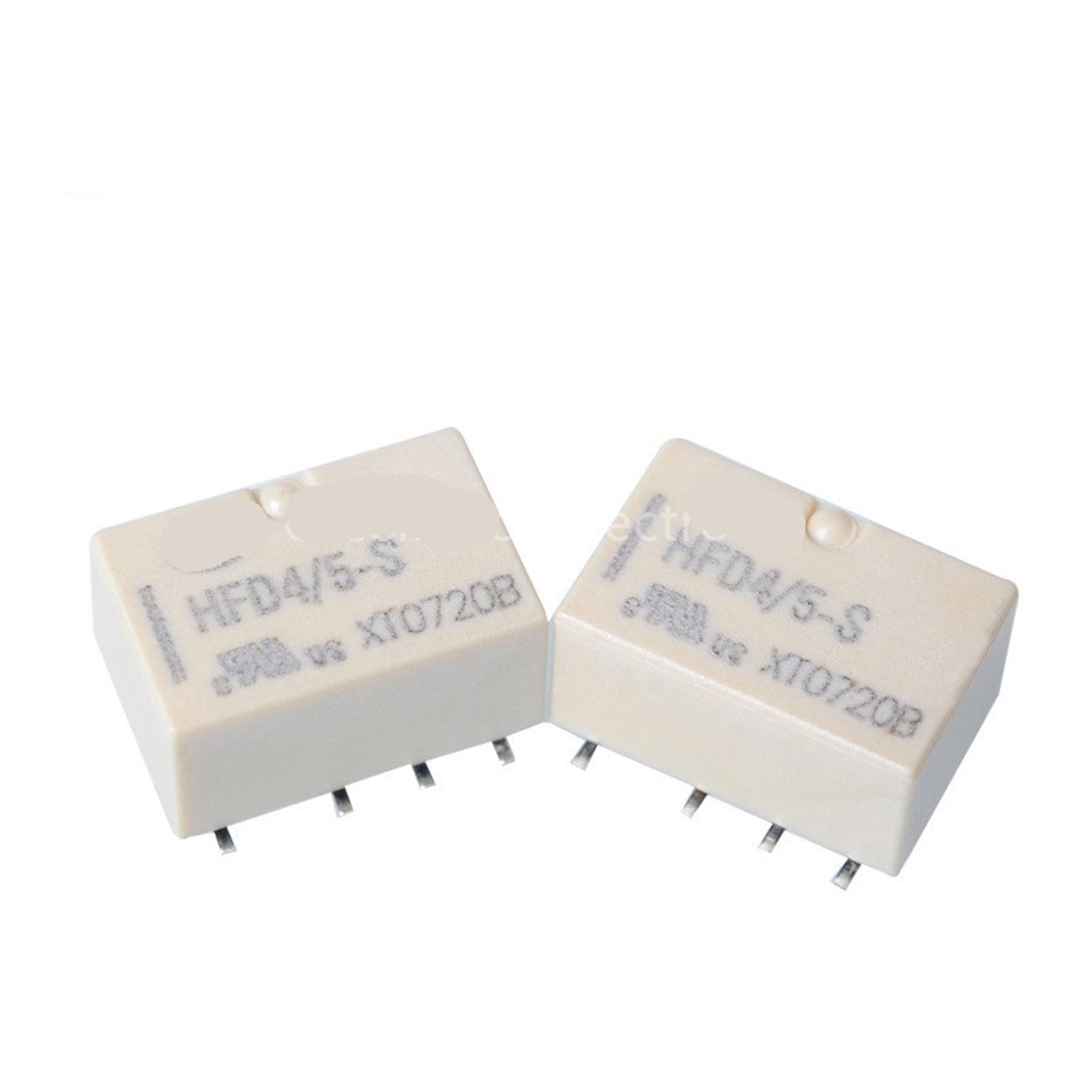 Relé HFD4/5-S SMD de 8 pines y 2 amperios para placas de circuito en pack de 2 unidades