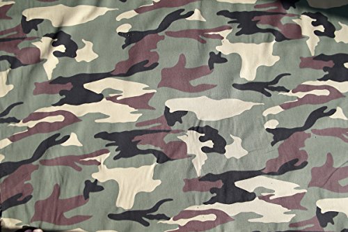 Tela de algodón con diseño de camuflaje. Se vende en retales de 100 x 148 cm.