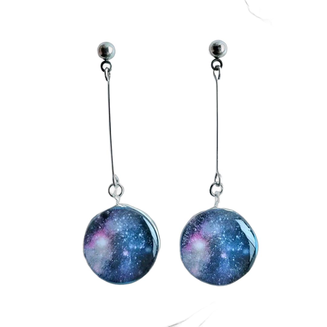 ☆銀河☆宇宙が身近に感じられるピアス ☆レジン