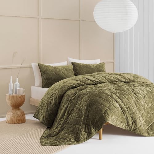 Image of Wonderful Luxury Velvet Green Quilt Set Queen, Diamond Stitch Pattern Bedding, Lightweight Ultra-Soft Skin-Friendly, All-Season, Versatile as Comforter /Bedspread for Adults Teens Kids Bedroom,94 inchx94 inch