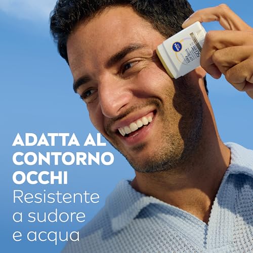 NIVEA SUN UV Viso Specialist Stick UV Effetto Seta SPF 50+ 15 g, Stick solare 50 viso per un'applicazione on-the-go, Protezione solare viso ultra-leggera e invisibile, Skincare coreana senza profumo