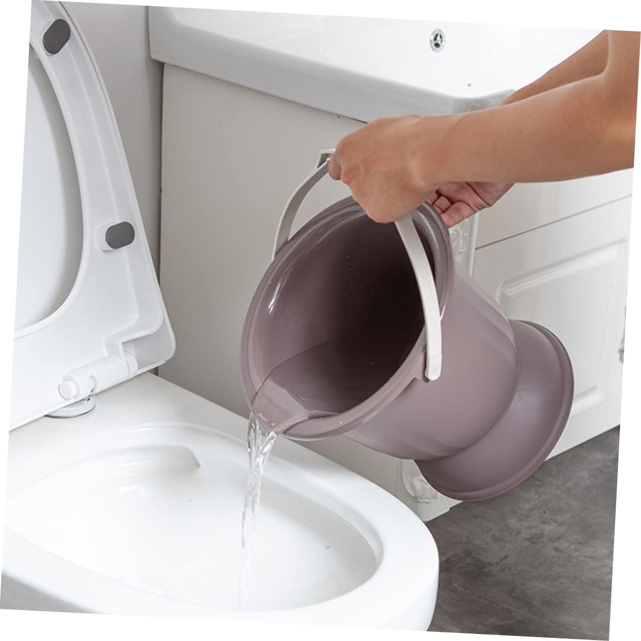 KOMBIUDA Portable Adult Urinal Pot with Lid Lightweight Spittoon for Boy Girl and Adults Smooth Plastic Chamber Pot for Bedroom Use for Pregnant Women and Elderly Easy to Clean